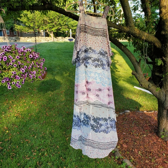 LIGHT WEIGHT COOL BCBG Max Azria Aaric Floral print light flowy high low… - Picture 14 of 17